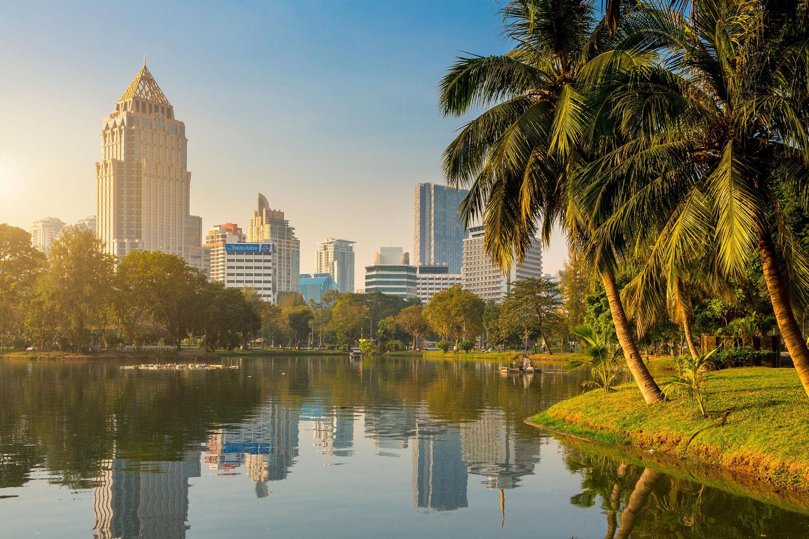 Lumpini Park's Quiet Corners – Central Bangkok's Classic Green Escape