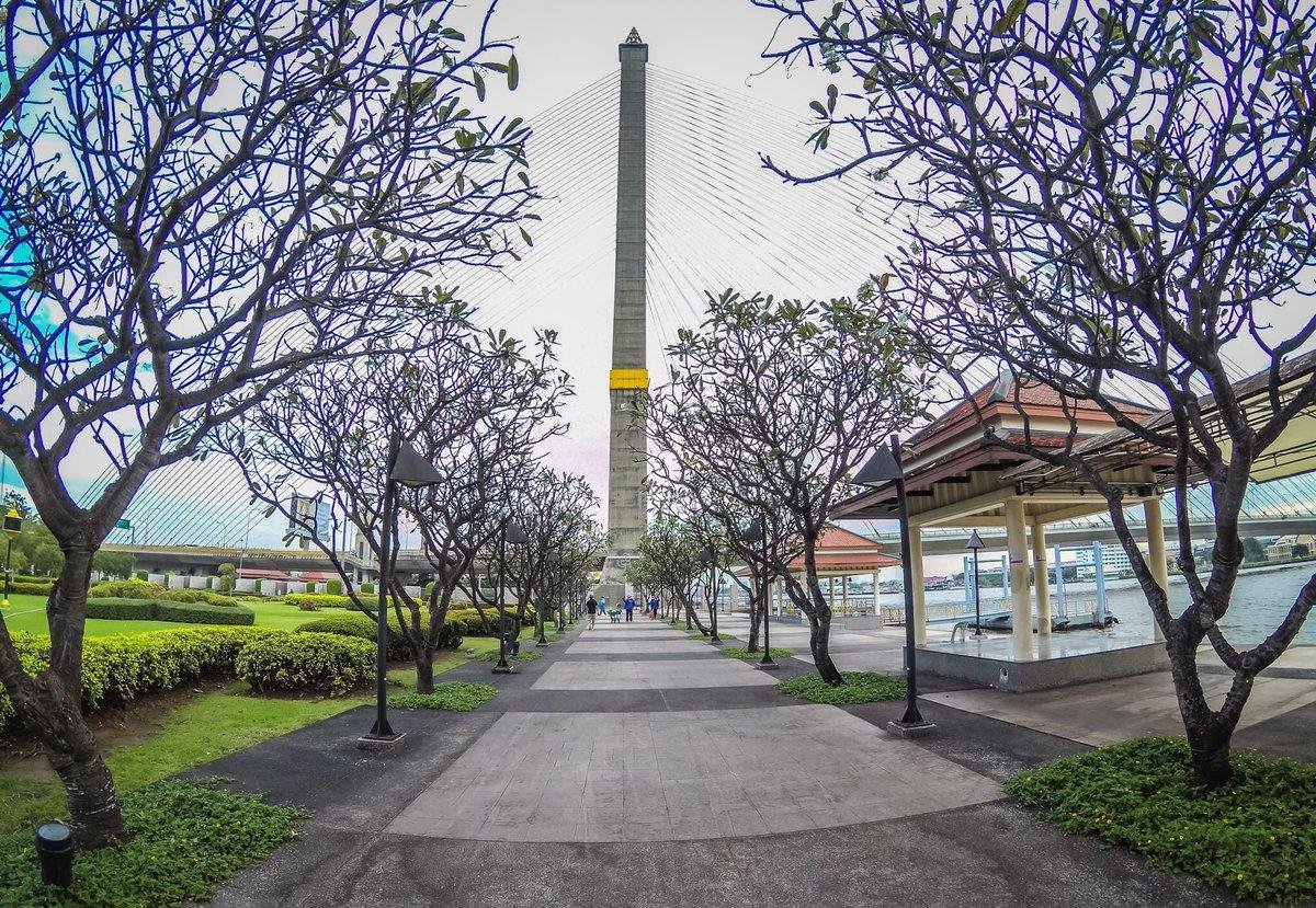 Rama VIII Park – Riverside Greenery Under the Iconic Bridge