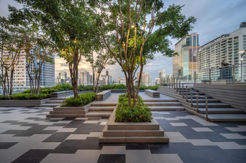Samyan Mitrtown Sky Garden – A Green Pause Above the City