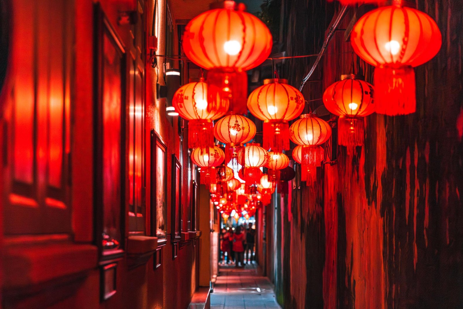Banglamphu's Traditional Lanes: A Glimpse of Old-Town Bangkok